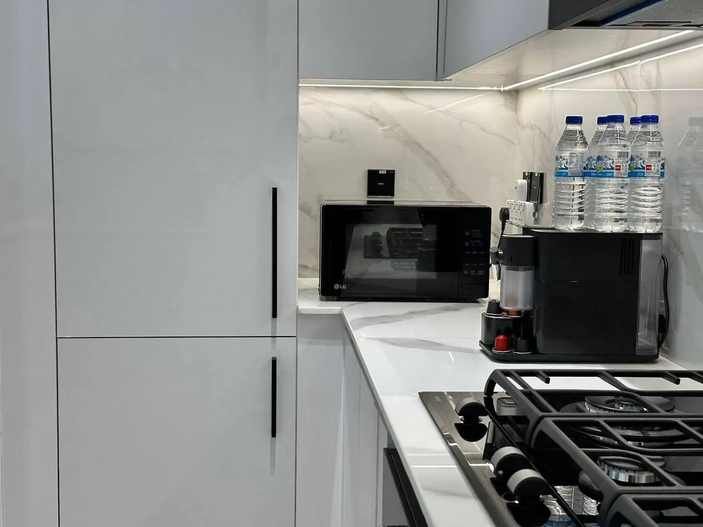 Smart 2Br Apt With Private Pool In Jvc Dubaj