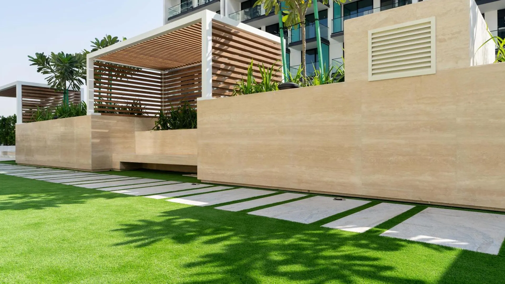 Smart 2Br Apt With Private Pool In Jvc Dubai