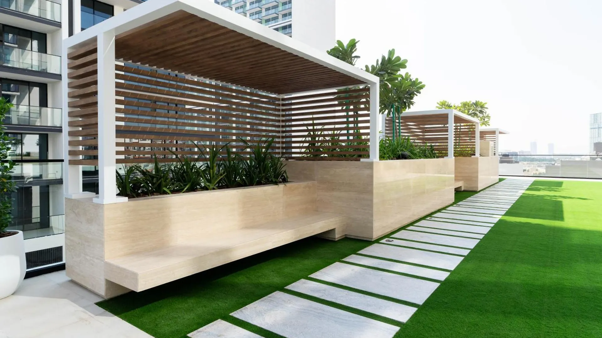 Smart 2Br Apt With Private Pool In Jvc Dubai 0*,