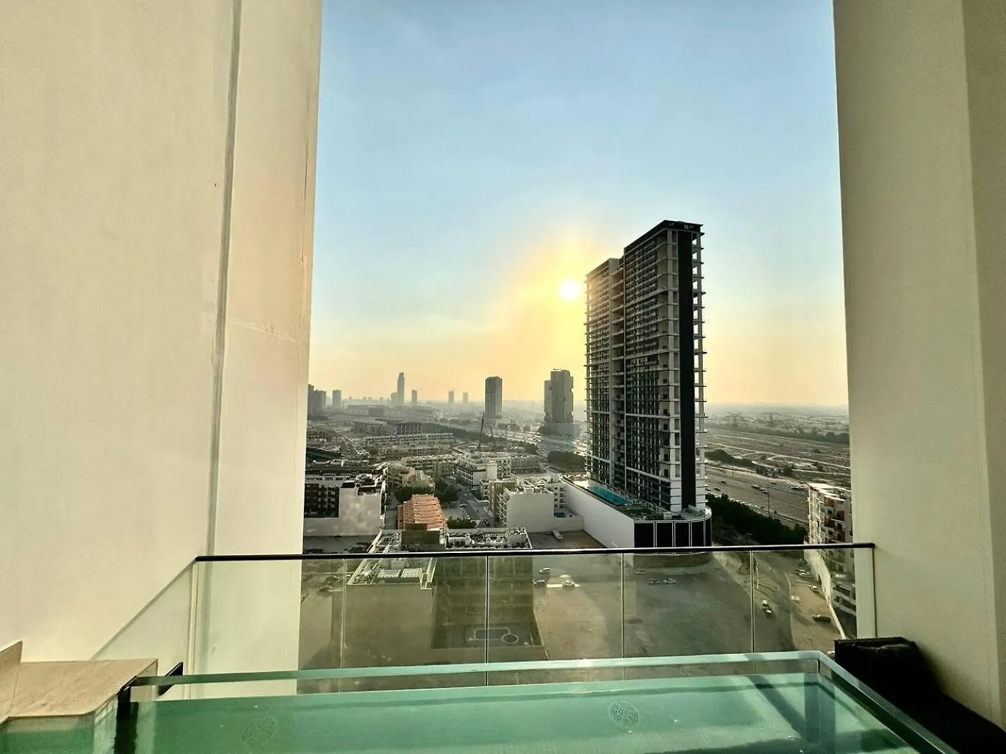 Smart 2Br Apt With Private Pool In Jvc Dubai