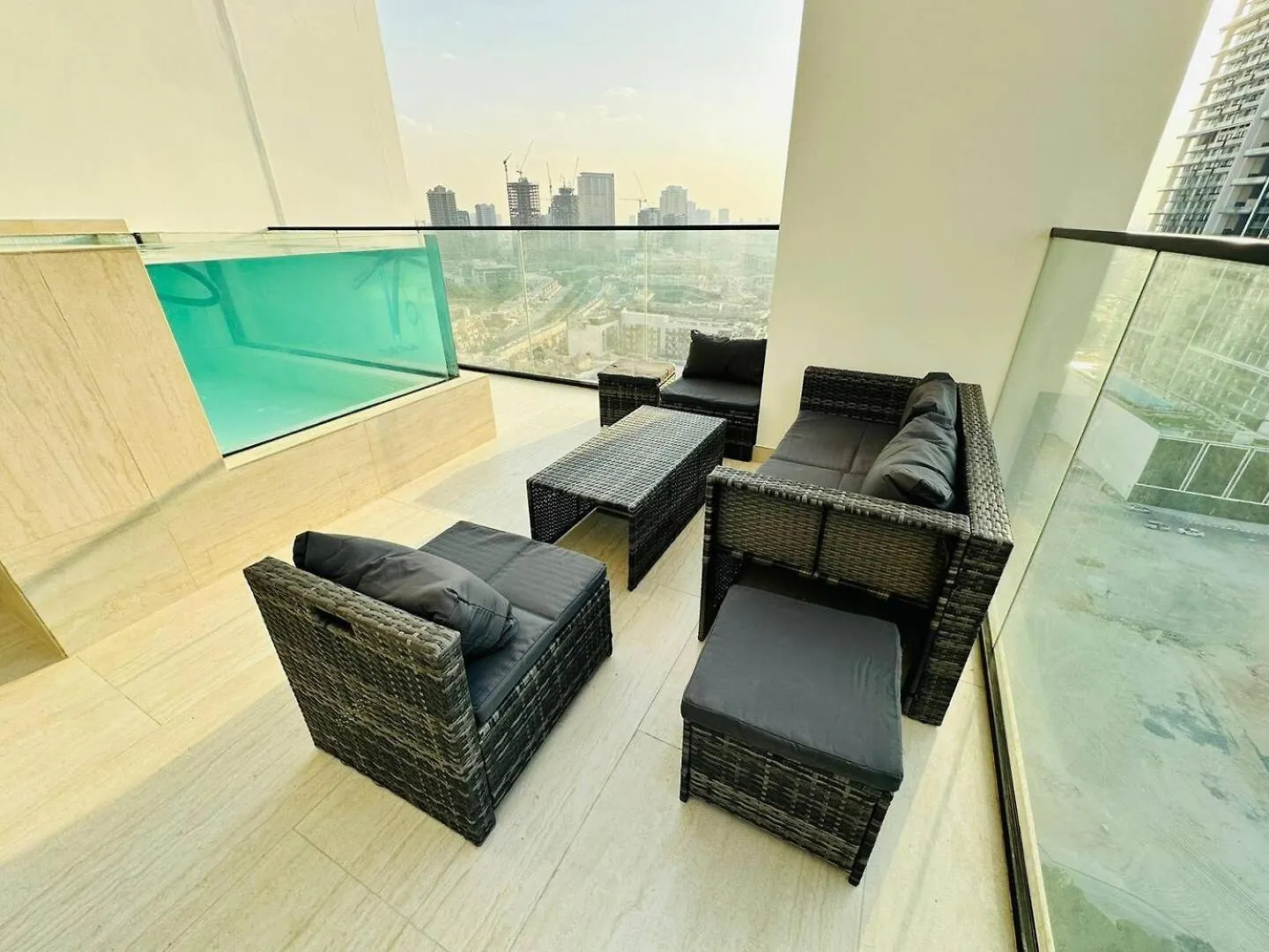 Smart 2Br Apt With Private Pool In Jvc Dubai Apartment