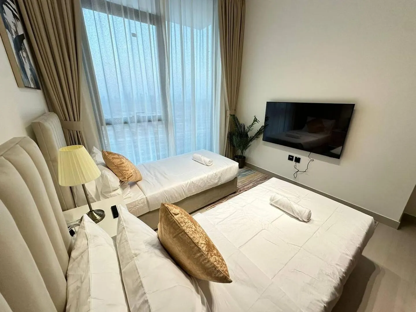 Smart 2Br Apt With Private Pool In Jvc Dubai 0*,